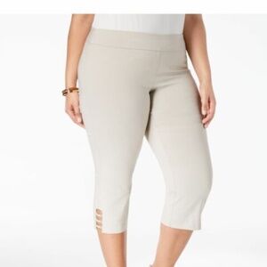 JM Collection Plus Size Capri Pants